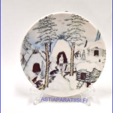 ARABIA, Kotakyl� talvella nro 13 sein�lautanen. Design: Andreas Alariesto,1980-luku.Mitat Halkaisija n. 12 cm, 1kpl, 19�/kpl,(  Tuote nro 102A )