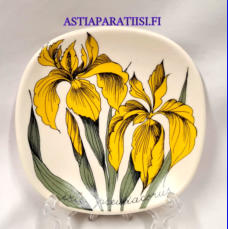 ARABIA,Sein�lautanen " Keltainen kurjenmiekka " Iris pseudacrorus, Botanica,Design:Esteri Tomula,Valmistettu 1982-1983-luku,Korkeus n. 12 cm, leveys n. 12 cm,0 kpl, Tuote nro / Item #127E )