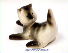 ARABIA, kissa figuuri, Design:Mikael Schilkin,Leveys n.11 cm ja korkeus n. 7 cm 1 kpl,185�/kpl ( Tuote nro / Item #110Z )