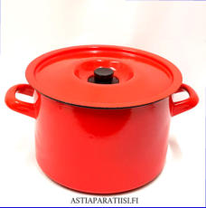 FINEL EMALI, retro punainen kattila, v�h�isi� k�yt�n j�lki�,Halkaisija n.23 cm,Korkeus n.15,5 cm, ilman kantta ja kahvaa,1 kpl,78 � /kpl ( Tuote nro / Item #181N)