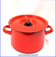 FINEL EMALI, retro punainen kattila, v�h�isi� k�yt�n j�lki�,Halkaisija n.21 cm,Korkeus n.14 cm, ilman kantta ja kahvaa,3 kpl,68 � /kpl ( Tuote nro / Item #182N)