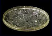 IITTALA,Ultima Thule Tarjoiluvati kirkas Design:Tapio Wirkkala halkaisija n. 37,5 cm, Korkeus n. 7,5 cm , 1kpl. 150�/kpl,Ker�ilyesine