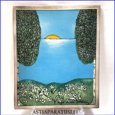 ARABIA, Sein�laatta "Kev�t", Design:Helj� Liukko-Sundstr�m, Valmistettu 1990,Korkeus n. 25,5 cm, leveys n. 21 cm,185�( Tuote nro / Item #128HL )