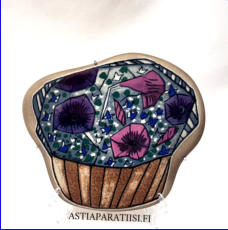 ARABIA, Sein�laatta "  P�iv�nsini ", Design:Helj� Liukko-Sundstr�m, Valmistettu 1990,Korkeus n. 17,5 cm, leveys n. 20 cm 60 �( Tuote nro / Item #173HL )