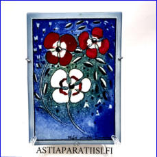 ARABIA, Sein�laatta " Hiljainen hymy ", Design:Helj� Liukko-Sundstr�m, Valmistettu 2002,Korkeus n. 15,5 cm, leveys n. 11 cm 55 �( Tuote nro / Item #200HL )