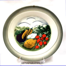 ARABIA, Koristelautanen" Salaatti Syntyy " Design:Helj� Liukko-Sundstr�m, Valmistettu 1996,Halkaisija n. 25,8 cm, 55 �( Tuote nro / Item #207HL )