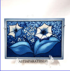 ARABIA, Sein�laatta " Onnelliset "  Design:Helj� Liukko-Sundstr�m, Valmistettu 2003,Korkeus n. 11 cm, leveys n. 15,5 cm, 55 �( Tuote nro / Item #209HL )