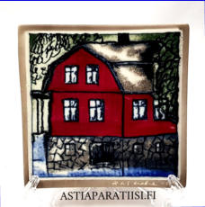 ARABIA, Sein�laatta " Haapaisten Jukola ", Design:Helj� Liukko-Sundstr�m, Valmistettu 1984,Korkeus n. 11,8 cm, leveys n. 11,8 cm 55 �( Tuote nro / Item #215HL )