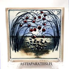 ARABIA, Sein�laatta " Oksien suojassa ", Design:Helj� Liukko-Sundstr�m, Valmistettu 1984,Korkeus n. 11,8 cm, leveys n. 11,8 cm 55 �( Tuote nro / Item #218HL )