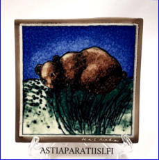 ARABIA, Sein�laatta "  Nalle", Design:Helj� Liukko-Sundstr�m, Valmistettu 1986,Korkeus n. 11,8 cm, leveys n. 11,8 cm 65 �( Tuote nro / Item #220HL )