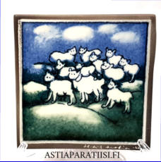 ARABIA, Sein�laatta " Pilvilampaat "  Design:Helj� Liukko-Sundstr�m, Valmistettu 1996,Korkeus n. 11,8 cm, leveys n. 11,8 cm 55 �( Tuote nro / Item #234HL )
