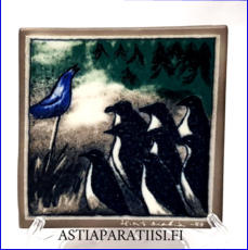 ARABIA, Sein�laatta " Konsertti "  Design:Helj� Liukko-Sundstr�m, Valmistettu 1986,Korkeus n. 11,8 cm, leveys n. 11,8 cm 75 �( Tuote nro / Item #240HL )
