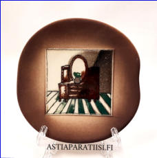 ARABIA, Sein�lautanen frankfurt international "Spring fair 1987", Design:Helj� Liukko-Sundstr�m, Korkeus n. 11,5 cm, leveys n. 11,5 cm 50 �( Tuote nro / Item #261HL )