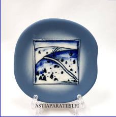 ARABIA, Sein�lautanen " Talvi " ,Design:Helj� Liukko-Sundstr�m, Valmistettu 1985,Korkeus n. 11,5 cm, leveys n. 11,5 cm 50 �( Tuote nro / Item #269HL )