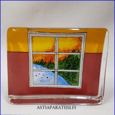 IITTALA, Lasikortti Suojassa mets�ss�,Design:Helj� Liukko-Sundstr�m,Valmistusvuosi 1999-luvulta ,Leveys n. 10 cm, korkeus n. 8 cm, 32 �( Tuote nro / Item #296HL )