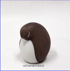 ARABIA, Pingviinin poikanen, Signeerattu, K�sinmaalattu,Design:Helj� Liukko-Sundstr�m,Korkeus n. 4 cm,  35 � ( Tuote nro / Item #301HL )