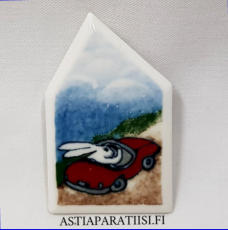 ARABIA, Posliini rintakoru " Autoileva j�nis ", Design:Helj� Liukko-Sundstr�m, Valmistettu 1996,Korkeus n. 5,7 cm, leveys n. 3,5 cm 0kpl,( Tuote nro / Item #302HL )