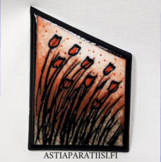 ARABIA, Posliini rintakoru, Design:Helj� Liukko-Sundstr�m, Korkeus n. 6,3 cm, leveys n. 4,5 cm 25 �( Tuote nro / Item #307HL )