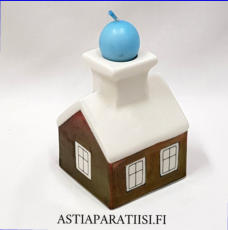 ARABIA, kynttil�njalka " Punainen talo" tilausty� "meid�n talo 30 vuotta",Design:Helj� Liukko-Sundstr�m, Valmistettu 1980-luvulta,Korkeus n. 10,5 cm, leveys n. 7 cm X 7 cm, 120 � ( Tuote nro / Item #322HL )