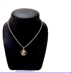 Hopeinen Suomileijona riipus ketjulla,925 hopeaa,Ketjun pituus,n. 50 cm,riipus,n.3 cm Korkeus riipuslenkki,60� ( Tuote nro / Item #101HP )