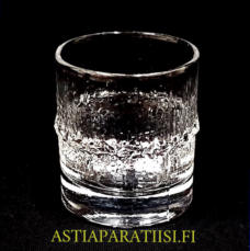 IITTALA, NIVA v�kev� viini,Design:Tapio Wirkkala,valmistettu vuosina 1972 � 1992,Korkeus n.5,5cm, halkaisija n.4,8 cm, 8 kpl,16� /kpl ( Tuote nro / Item #142J )