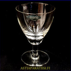 NUUTAJ�RVI, Fennia viinilasi,Design:kaj franck,puhallettu ja viivahiottu lasi,Tuotannossa 1952-1967,Korkeus n.10,2 cm,halkaisija n.6,7 cm,3 kpl,18 �/kpl,( Tuote nro / Item #226J )