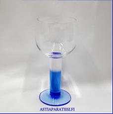 IITTALA,"Mondo" sininen punaviinilasi,Design:Kerttu Nurminen, Tuotannossa: 1998-2008, Korkeus n.16,5 cm , Halkaisija n.7,4 cm, 6 kpl,36�/kpl,( Tuote nro / Item #463J )