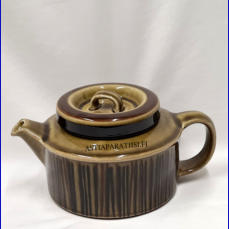 ARABIA,Kosmos kahvikannu,Design:Gunvor Olin-Gr�nqvist,mukana alkuper�inen siivil�, todella hyv�kuntoinen,S malli, Ulla Procop�. 1962-76-luvulta,Korkeus ilman kantta n.10,2 cm,1kpl,68�/kpl,( Tuote nro / Item #106KK )