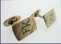 Hopeiset Kalvosinnapit, Design K. Stenvall, 1954, Helsinki Finland, mitat n. 1,9cm x 1,2cm , 45�