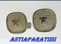 Hopeiset kalvosinnapit,1970, Design Rauno M�tt� 1957- 1998, mitat n. 1,7cm x 1,7cm, 45�