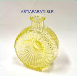 RIIHIM�EN LASI,Aurinkopullo, keltainen 1/4,Design:Helena Tynell,tuotannossa 1964-74-luku,korkeus n.12,5 cm,1kpl,250� ( Tuote nro / Item # 109K)