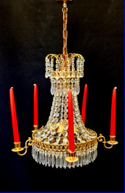  kristallikruunu  1900-luvun puoliv�li,empire-tyyli, kuudella lampulla, 5 kynttil��,  halk. n. 50 cm, kork. n. 52cm, kokonaiskorkeus n. 80cm,Kristallikruunun korkeus s��dett�viss� ( Tuote nro / Item #110KV )