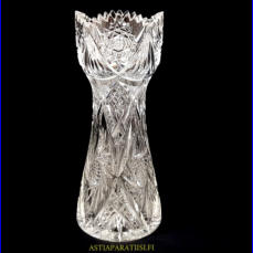 RIIHIM�EN LASI, kristallimaljakko,K�sin hiottu kristalli. Huomautus yl�osassa.Korkeus,n.35 cm,halkaisija,n. 15 cm,1kpl,285�/kpl( Tuote nro / Item #102KR )