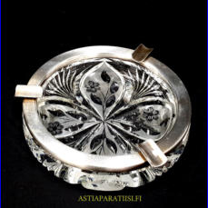 RIIHIM�EN LASI,tuhkakuppi,Design:Aimo Okkolin,Hopeareunus, hiottu kristalli,kaiverrus ,1950-60-luku,Korkeus,n.4,5cm, halkaisija,n. 14,2 cm,0kpl, ( Tuote nro / Item #153KR )