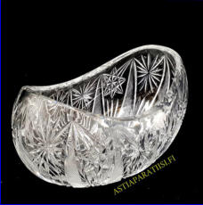 Kristallimalja/kristallikulho, Korkeus,n. 13 cm,halkaisija,n. 23 X 14 cm,1kpl,145�/kpl ( Tuote nro / Item #135KR )