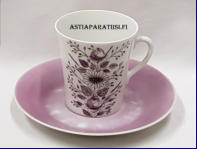 ARABIA,Sommitt komp  kahvikuppi, Design ja signeeraus:Esteri Tomula,Kupin korkeus n. 7,8 cm, halkaisija n.7,3 cm, 5 kpl,44�/kpl ( Tuote nro 143 Q )