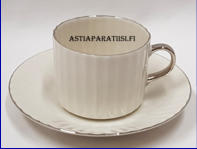 ARABIA,Kultapiisku kahvikuppi Hopeisella reunuksella ja korvalla,Design:Kaj Franck,Kupin korkeus n. 5,6 cm, halkaisija n. 7 cm,Suunniteltu vuonna 1957-1970, 2 kpl, 36�/kpl ( Tuote nro 174 Q )