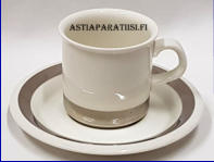 ARABIA,Platina  kahvikuppi,Design:Peter Winquist, valkoinen muotoinen kuppi ja hopeinen viiva,Kupin korkeus n. 6,2 cm, halkaisija n. 6,4 cm, Suunniteltu vuonna 1975-1981,3kpl, 24�/kpl ( Tuote nro 194Q )