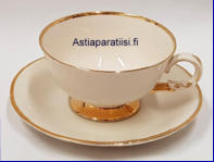 ARABIA, Kultakoriste kahvikuppi, Design:Olga Osol, malli RE,Kupin korkeus n.5,5 cm, halkaisija n. 9,3 cm, Suunniteltu vuonna 1948-1992,12kpl , 20�/ kpl ( Tuote nro 292Q )