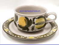 ARABIA,kahvikuppi ja asetti, atelje ty�, Design:Raija Uosikkinen,1970 luku,Kupin korkeus n. 6 cm, halkaisija n. 9,5 cm,0 kpl, ( Tuote nro 421Q )