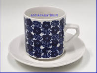 ARABIA,Ryp�le kahvikuppi,Design:Raija Uosikkinen ,Kupin korkeus n. 6,6 cm, halkaisija n.6,2 cm,Suunniteltu  1969-1973-luvulta, 1 kpl, 36�/kpl,( Tuote nro 424Q )