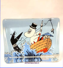 IITTALA, Muumi lasikortti Muumipappa ja meri ,.2002-2005,Suunnittelija:Tove Slotte-Elevant,leveys n. 10 cm, korkeus n. 8 cm,1kpl,65�/kpl