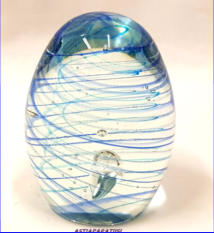 Lasipallo / paperipaino Lasimuna, taidelasiesine,korkeus n.8,5 cm, leveys n.6 cm,1kpl,55�/kpl
