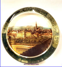 Paperipaino sis�ll� maalaus Bernardo Bellotton Vienna view from Belvedere,korkeus n.2cm, leveys 7 cm,1kpl,20�/kpl