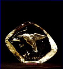 Taidelasi Kolibri Design:Mats Jonasson Ruotsalainen,korkeus n.8,5 cm, leveys n.10,5 cm,1kpl,50�/kpl