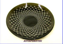 Kotimainen pullalautanen, pullonvihre� lasi, n. 15,4cm, 2kpl. 20�/kpl