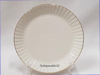 ARABIA,Kultapiisku pullalautanen / leip�lautanen,kultaisella reunuksella,Design:Kaj Franck,lautanen halkaisija n.17,6 cm, Suunniteltu  1959, 19 kpl,16�/ kpl ( Tuote nro 160PL )