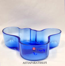 IITTALA, Aalto sininen malja,Design:Alvar Aalto.Merkitty signeeraus pohjassa,Onion 1917-2002,Korkeus 5 cm, halkaisija n. 19 cm 1kpl,120� /kpl ( Tuote nro / Item #114MA )