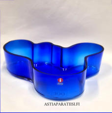 IITTALA, Aalto koboltinsininen  maljakko,Design:Alvar Aalto.Merkitty pohjassa,100 V. instrumentarium 1900-2000,Korkeus 5 cm, halkaisija n. 19 cm, 0kpl,( Tuote nro / Item #116MA )