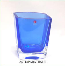 IITTALA, Purje maljakko sininen, Design:Taru Syrj�nen, tuotannossa 1988-97-luku,Korkeus n.11 cm, halkaisija n.11,5 cm,1 kpl,158� /kpl ( Tuote nro / Item #180MA )